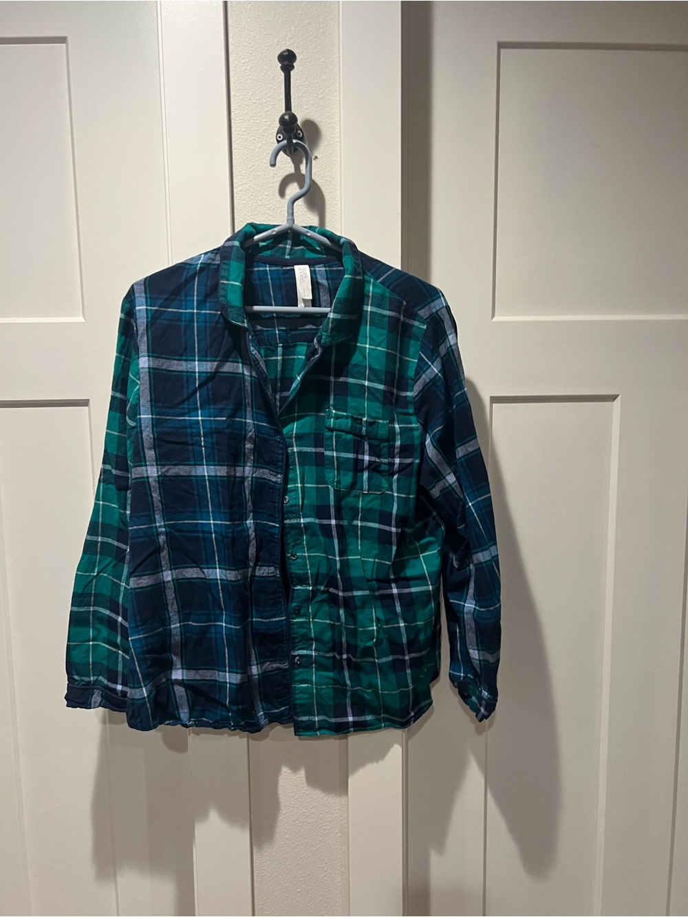 Women’s Green & Navy Plaid Button-Up Shirt